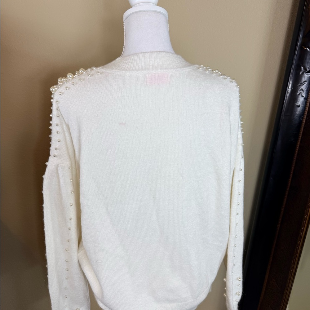 Elegant Pearl-Embellished White Sweater size medium - Picture 7 of 9